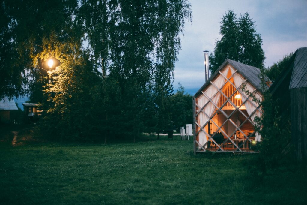 5 Eccentric Tiny Houses for Your Unique Style